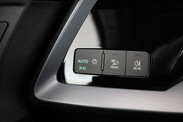 Audi A3 Sportback 35 TFSI S line S-Tronic S-LINE, Pano, Teilleder, Kamera, ACC, Sitzheizung, 4-J Garantie 