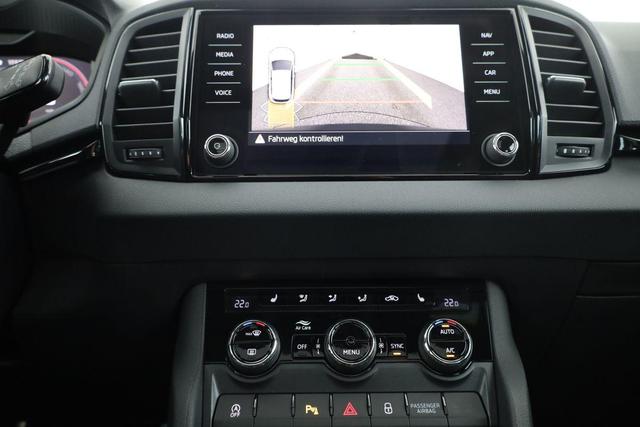 Skoda Karoq Sportline 4x4 2.0 TDI DSG Sportline, Pano, AHK, Matrix, Navi, 5-J. Garantie 