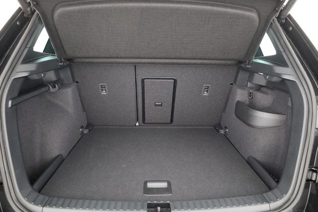 Skoda Karoq Sportline 4x4 2.0 TDI DSG Sportline, Pano, AHK, Matrix, Navi, 5-J. Garantie 