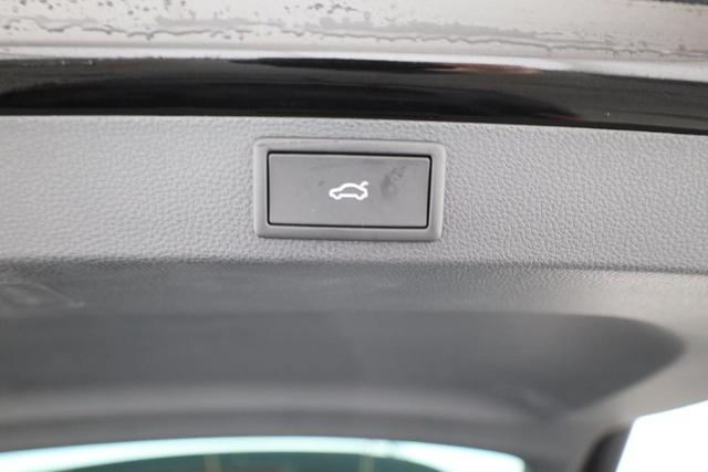 Skoda Karoq Sportline 4x4 2.0 TDI DSG Sportline, Pano, AHK, Matrix, Navi, 5-J. Garantie 