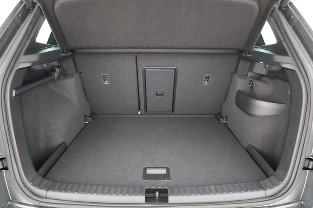 Skoda Karoq Sportline 4x4 2.0 TDI DSG Sportline, AHK, Matrix, Navi, 5-J. Garantie 