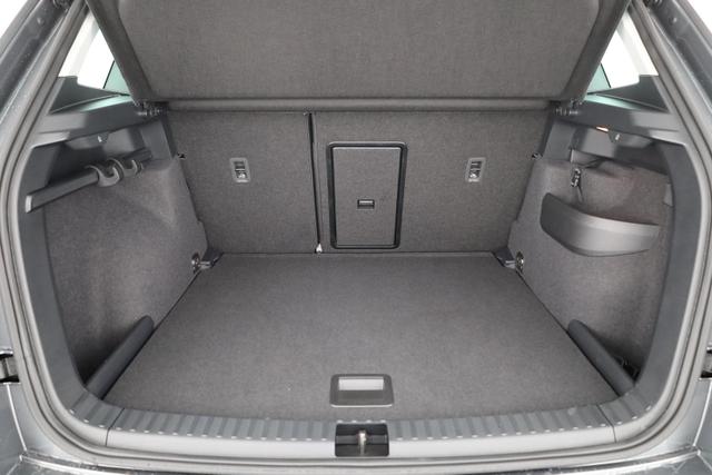 Skoda Karoq 1.5 TSI DSG 130 Jahre, AHK, el. Klappe, Kamera, Ladeboden, Winter 