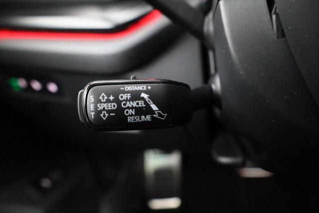 Skoda Octavia Combi RS 2.0 TSI DSG, Sonderlackierung, Pano, AHK, 19 Zoll, Canton, el. Klappe, Navi, Matrix, sofort 