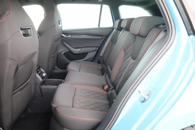 Skoda Octavia Combi RS 2.0 TSI DSG, Sonderlackierung, Pano, AHK, 19 Zoll, Canton, el. Klappe, Navi, Matrix, sofort 