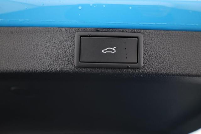 Skoda Octavia Combi RS 2.0 TSI DSG, Sonderlackierung, Pano, AHK, 19 Zoll, Canton, el. Klappe, Navi, Matrix, sofort 