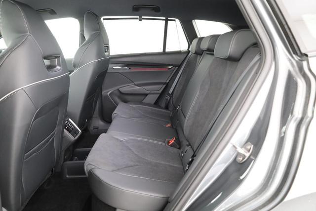 Skoda Enyaq 60 Sportline Sportline, AHK, Wärmepumpe, Matrix, 20-Zoll 