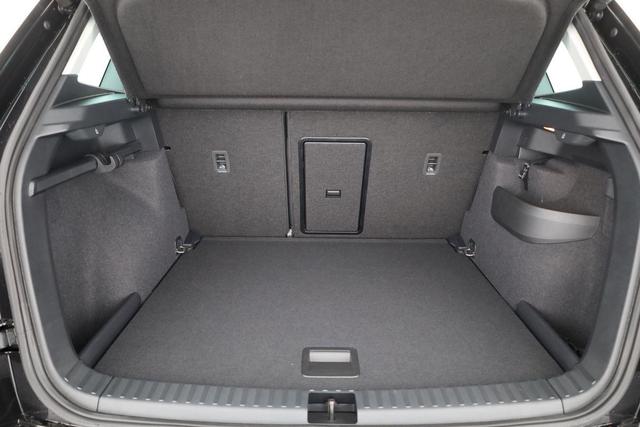 Skoda Karoq 1.5 TSI DSG 130 Jahre, AHK, el. Klappe, Kamera, Ladeboden, Winter 