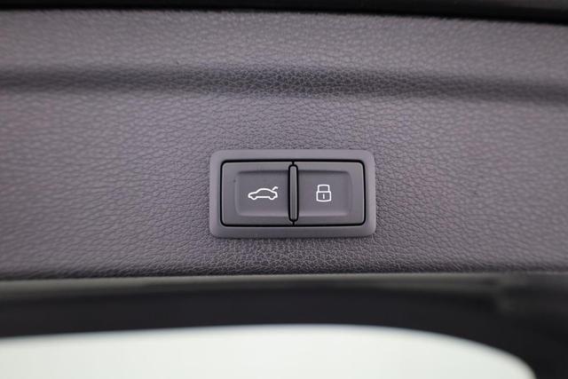 Audi Q3 Sportback 45 TFSI quattro S line qu S-LINE, AHK, Optik schwarz, Navi, Kamera, el. Klappe 
