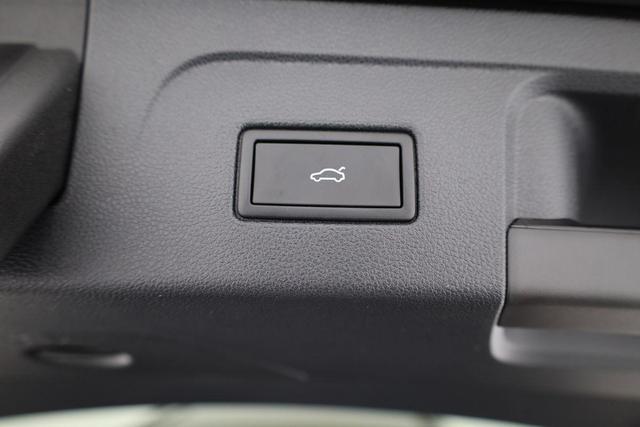 Volkswagen Touran Comfortline BMT/Start-Stopp 1.5 TSI DSG Comfortline, AHK, Navi, Side, Parklenk, Kamera, Winterpaket 