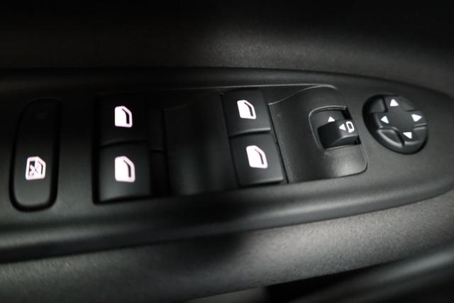 Alfa Romeo Junior Ibrida 1.2 VGT 48V-Hybrid (100kW) Speciale Speciale, 18-Zoll, Kamera, el. Klappe, Sitzheizung 