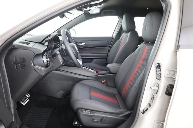 Alfa Romeo Junior Ibrida 1.2 VGT 48V-Hybrid (100kW) Speciale Speciale, 18-Zoll, Kamera, el. Klappe, Sitzheizung 