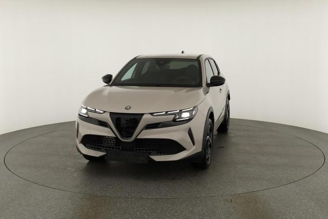 Alfa Romeo Junior Ibrida 1.2 VGT 48V-Hybrid (100kW) Speciale Speciale, 18-Zoll, Kamera, el. Klappe, Sitzheizung 