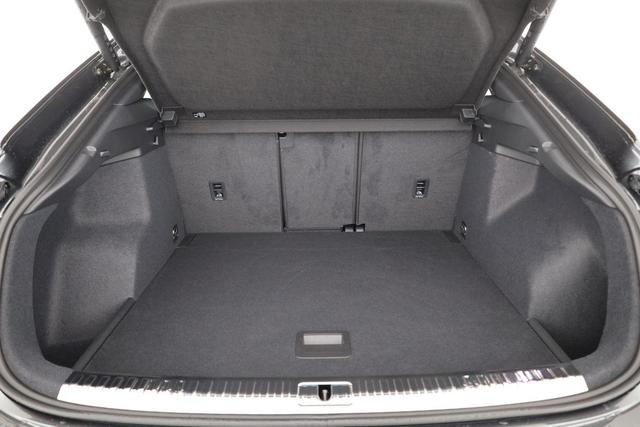 Audi Q3 Sportback 40 TDI quattro S line qu S-LINE, AHK, Optik schwarz, Navi, Kamera, el. Klappe, 4-J. Garantie 