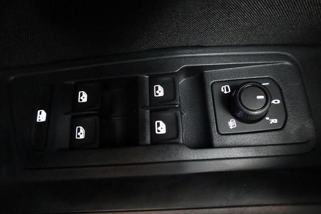 Volkswagen T-Roc Life 1.5 TSI DSG, LED, AHK, Kamera, Parklenk, Winter 