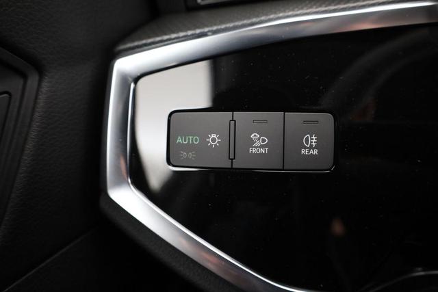 Audi Q3 Sportback 40 TDI quattro S line qu S-LINE, AHK, 19-Zoll, Optik schwarz, Navi, Kamera, el. Klappe 