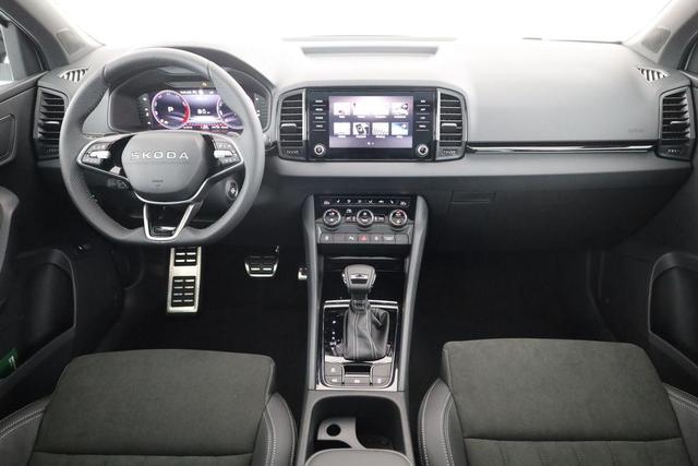 Skoda Karoq Sportline 1.5 TSI DSG Sportline, AHK, Pano, Matrix, Navi, Side, 5-J. Garantie 
