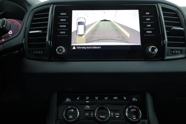 Skoda Karoq Sportline 4x4 2.0 TDI DSG Sportline, Pano, AHK, Matrix, Navi, 5-J. Garantie 