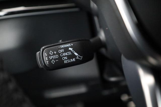 Skoda Karoq Sportline 4x4 2.0 TDI DSG Sportline, Pano, AHK, Matrix, Navi, 5-J. Garantie 