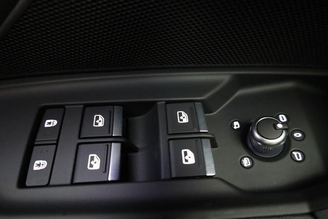 Audi S3 2.0 TFSI quattro Sportback quattro, Pano, 19-Zoll, Matrix, Optik schwarz, Kamera, el. Klappe, 4-J Garantie 