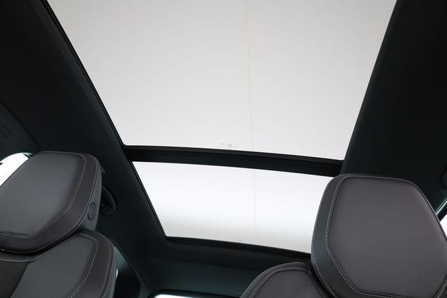 Skoda Karoq Sportline 2.0 TDI DSG Sportline, Pano, AHK, Matrix, Teilleder, 5 J.-Garantie 