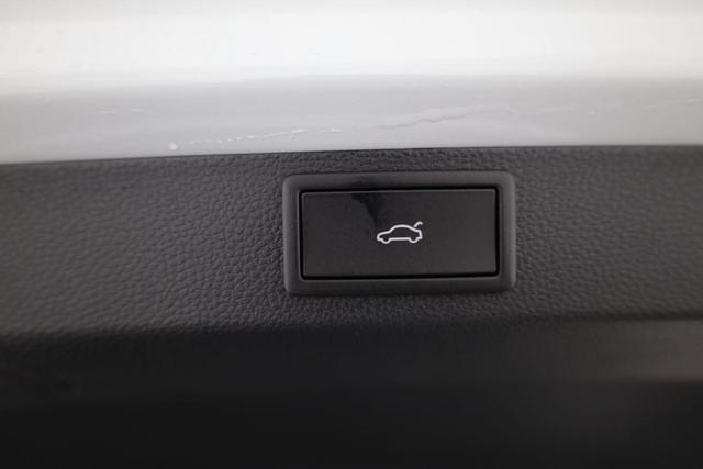 Skoda Karoq Sportline 2.0 TDI DSG Sportline, Pano, AHK, Matrix, Teilleder, 5 J.-Garantie 
