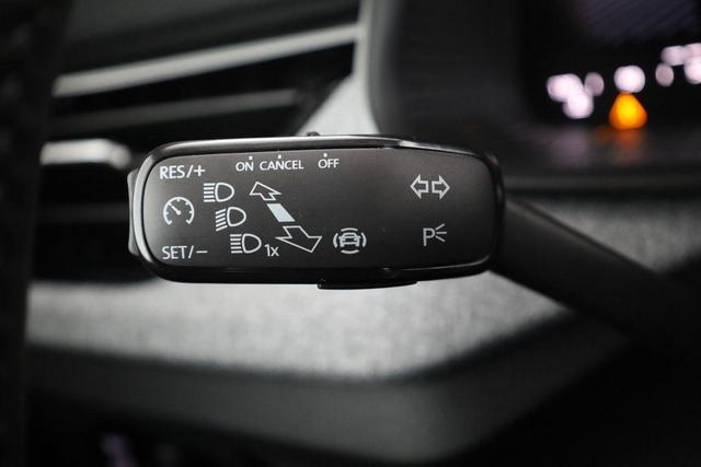 Skoda Kamiq 1.0 TSI 130 Jahre, Kamera, Winter, 16-Zoll, sofort 