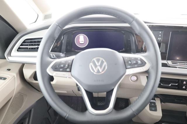 Volkswagen T7 Multivan TDI DSG Edition KÜ, Pano, AHK, IQ.Light, 18-Zoll, el. Türen 
