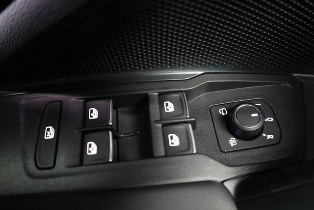 Volkswagen Tiguan 1.5 TSI eHybrid 200 kW R-Line Black, Pano, 20-Zoll, AHK, AreaView, 5-J Garantie 