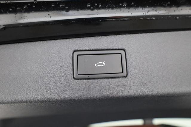 Volkswagen Tiguan 1.5 TSI eHybrid 200 kW R-Line Black, Pano, 20-Zoll, AHK, AreaView, 5-J Garantie 