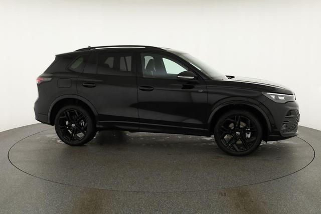 Volkswagen Tiguan 1.5 TSI eHybrid 200 kW R-Line Black, Pano, 20-Zoll, AHK, AreaView, 5-J Garantie 