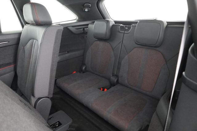 Skoda Kodiaq 2.0 TSI 195 kW 4x4 RS DSG 4x4, 7-Sitzer, Pano, AHK, Canton, HuD, 5-J Garantie 