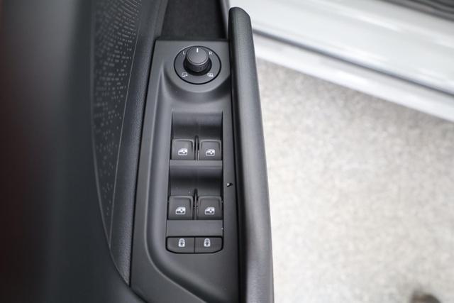 Skoda Enyaq 60 Sportline Sportline, AHK, Wärmepumpe, Matrix, 20-Zoll 