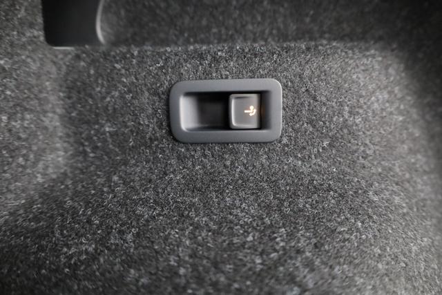 Skoda Enyaq 60 Sportline Sportline, AHK, Wärmepumpe, Matrix, 20-Zoll 