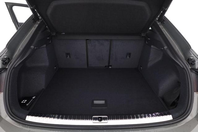 Audi Q3 Sportback 45 TFSI quattro S line qu S-LINE, Pano, AHK, 19-Zoll, Optik schwarz, Navi, Kamera, el. Klappe 