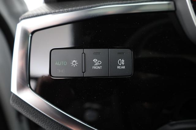 Audi Q3 Sportback 45 TFSI quattro S line qu S-LINE, Pano, AHK, 19-Zoll, Optik schwarz, Navi, Kamera, el. Klappe, 4-J. Garantie 