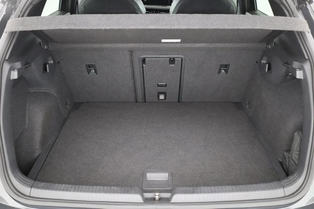 Volkswagen Golf R-Line eTSI VIII 1.5 DSG R-LINE, Navi, 17-Zoll, LED 