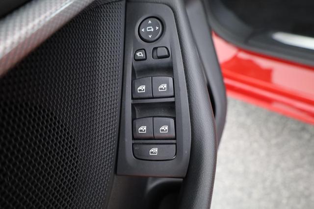 BMW 1er 118 i Sport Line M Line, AHK, LED, Navi, Kamera, virtualCockpit 