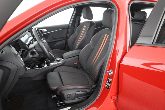 BMW 1er 118 i Sport Line M Line, AHK, LED, Navi, Kamera, virtualCockpit 