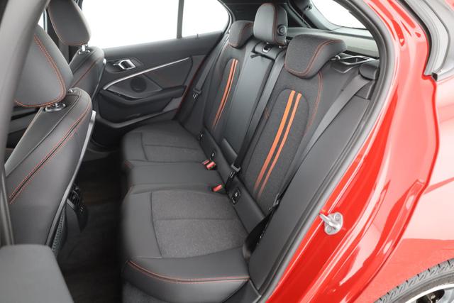 BMW 1er 118 i Sport Line M Line, AHK, LED, Navi, Kamera, virtualCockpit 