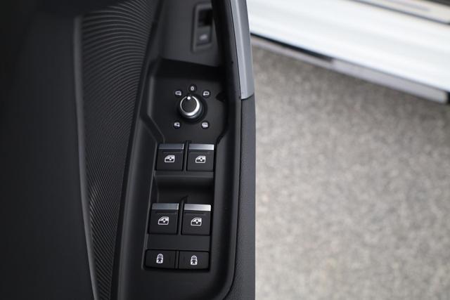 Audi S3 2.0 TFSI quattro Sportback quattro, Pano, 19-Zoll, Matrix, Optik schwarz, Kamera, el. Klappe, 4-J Garantie 