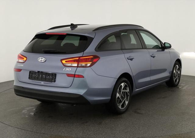 Hyundai i30 Kombi 1.5 T-GDI DCT Family, Navi. LED, Kamera, Winter, 17-Zoll 