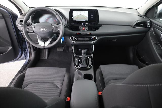Hyundai i30 Kombi 1.5 T-GDI DCT Family, Navi. LED, Kamera, Winter, 17-Zoll 