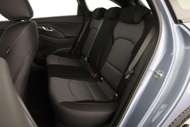 Hyundai i30 Kombi 1.5 T-GDI DCT Family, Navi. LED, Kamera, Winter, 17-Zoll 