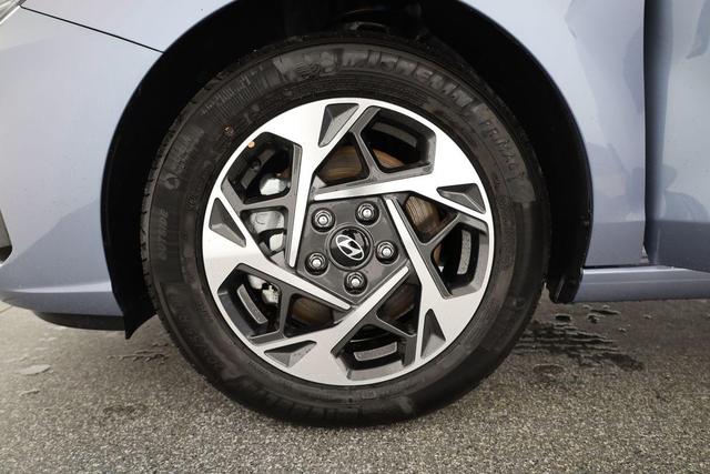 Hyundai i30 Kombi 1.5 T-GDI DCT Family, Navi. LED, Kamera, Winter, 17-Zoll 