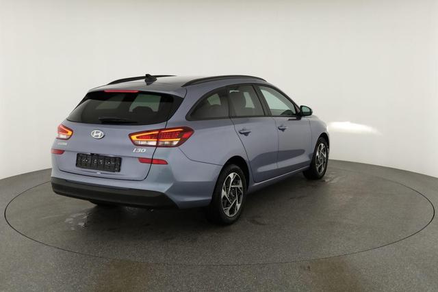 Hyundai i30 Kombi 1.5 T-GDI DCT Family, Navi. LED, Kamera, Winter, 17-Zoll 