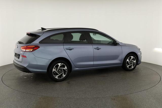 Hyundai i30 Kombi 1.5 T-GDI DCT Family, Navi. LED, Kamera, Winter, 17-Zoll 