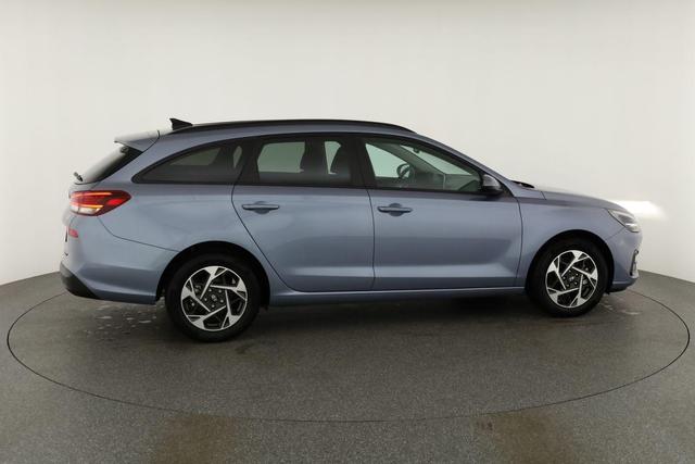 Hyundai i30 Kombi 1.5 T-GDI DCT Family, Navi. LED, Kamera, Winter, 17-Zoll 