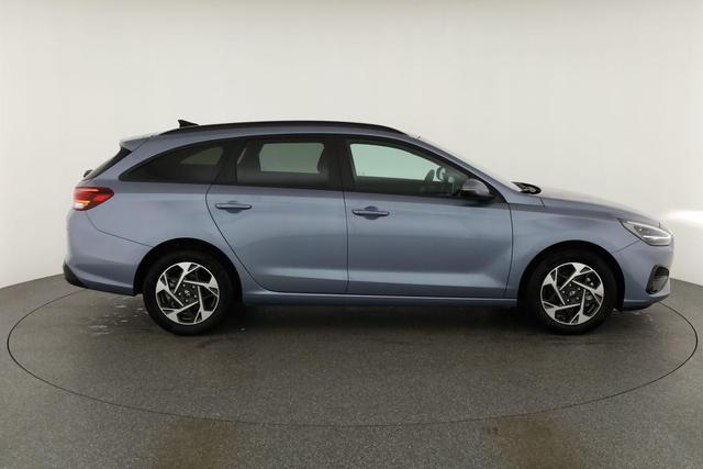 Hyundai i30 Kombi 1.5 T-GDI DCT Family, Navi. LED, Kamera, Winter, 17-Zoll 
