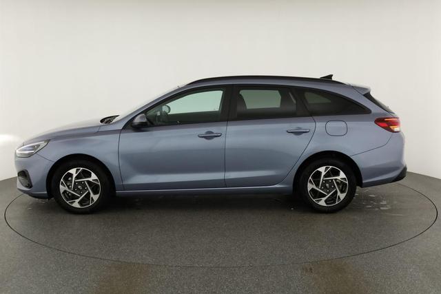 Hyundai i30 Kombi 1.5 T-GDI DCT Family, Navi. LED, Kamera, Winter, 17-Zoll 