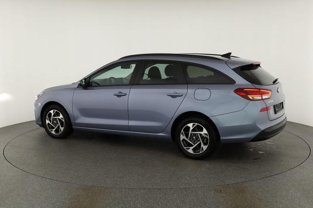 Hyundai i30 Kombi 1.5 T-GDI DCT Family, Navi. LED, Kamera, Winter, 17-Zoll 